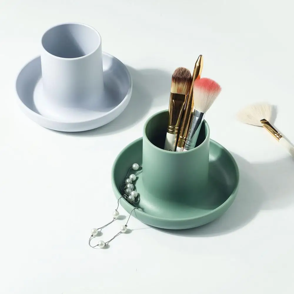Pen Holder Creative School Supplies Storage Box Multifunctional Cosmetic Brush Storage Bucket Table Organizer
Pen Holder Creative School Supplies Storage Box Multifunctional Cosmetic Brush Storage Bucket Table Organizer