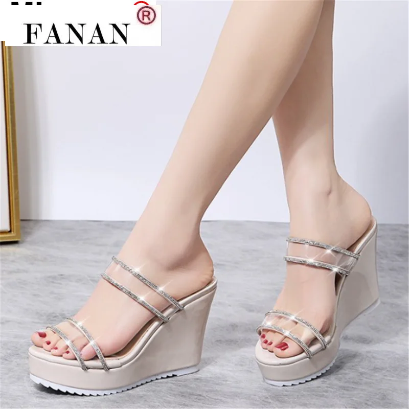 Women's Sandals 2021 Summer New Sandals Fashion Women's Large Size Wedges Rhinestone Shoes Outdoor Comfortable Open Toe Slipper
Women's Sandals 2021 Summer New Sandals Fashion Women's Large Size Wedges Rhinestone Shoes Outdoor Comfortable Open Toe Slipper