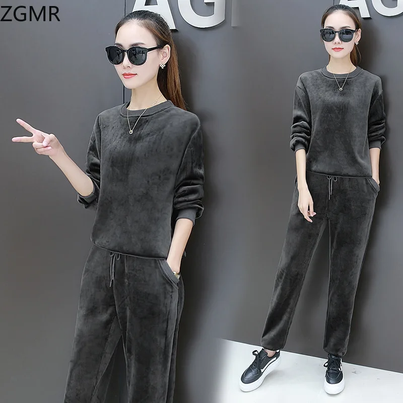 Pure Color Suit 2021 Autumn and Winter Plus Velvet Thick Gold Velvet Leisure Sports Suit Women's Round Neck Slim Two-piece Suit
Pure Color Suit 2021 Autumn and Winter Plus Velvet Thick Gold Velvet Leisure Sports Suit Women's Round Neck Slim Two-piece Suit
