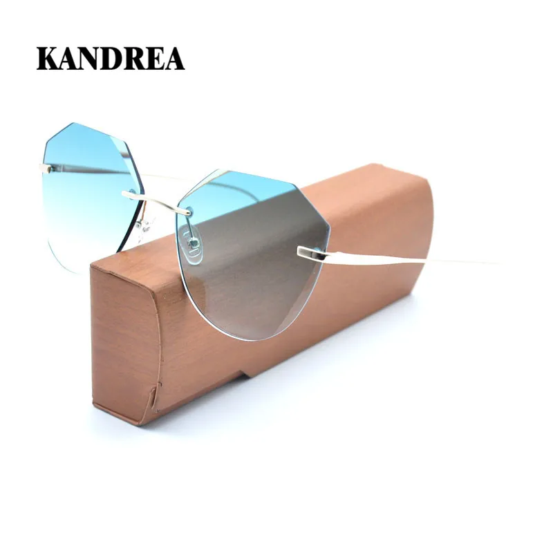 KANDREA Роскошные модные женские поляризационные солнцезащитные очки без оправы с металлической оправой, корейские женские очки для путешест...
KANDREA Роскошные модные женские поляризационные солнцезащитные очки без оправы с металлической оправой, корейские женские очки для путешест...