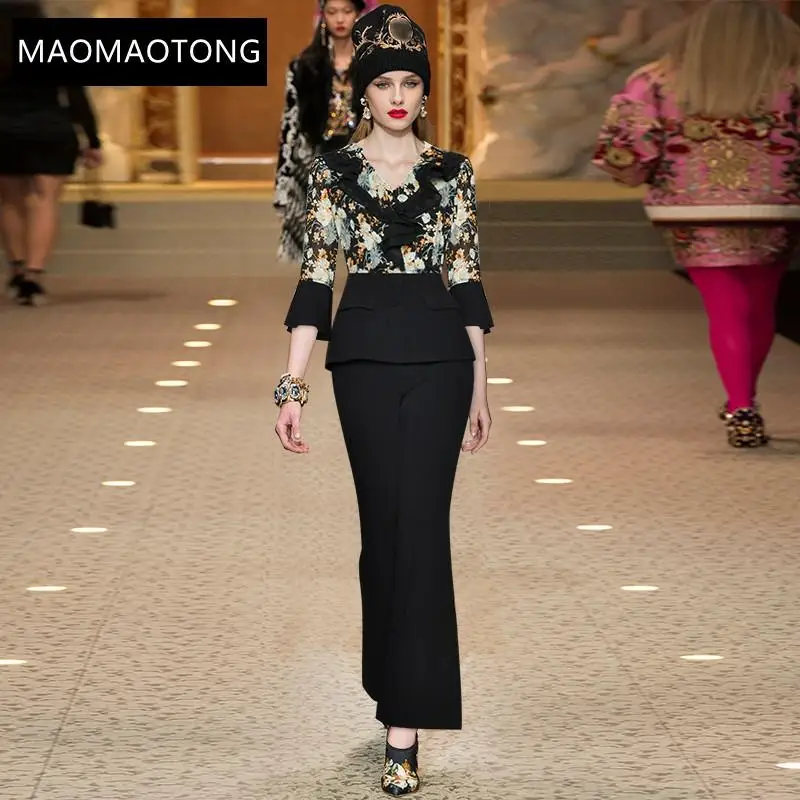 New 2021 Summer Runway Fashion Pants Suit Women V-neck Floral Print Tops And Loose Black Wide Leg Pants 2 Pieces Set
New 2021 Summer Runway Fashion Pants Suit Women V-neck Floral Print Tops And Loose Black Wide Leg Pants 2 Pieces Set
