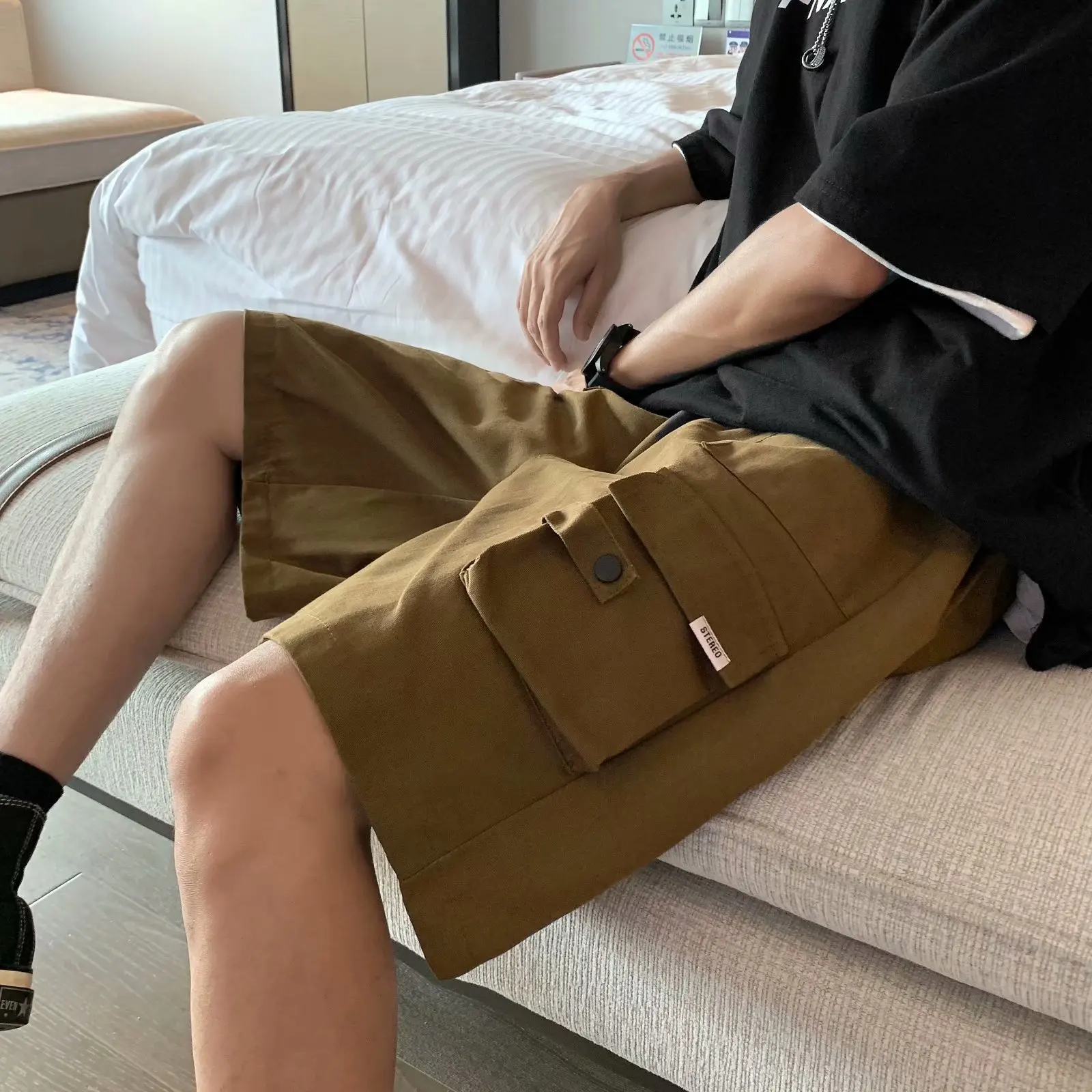 Yichen tooling casual shorts boys loose tide brand ins summer straight middle pants Hong Kong style outer wear five-point pants
Yichen tooling casual shorts boys loose tide brand ins summer straight middle pants Hong Kong style outer wear five-point pants
