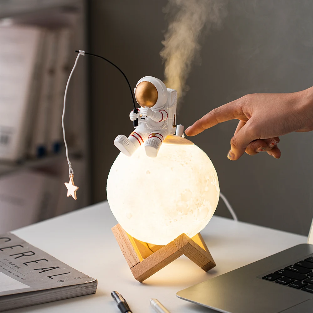 Nordic Astronaut Humidifier kawaii Children's room home decor christmas Decoration for bedroom Living room Ornaments Art statue
Nordic Astronaut Humidifier kawaii Children's room home decor christmas Decoration for bedroom Living room Ornaments Art statue