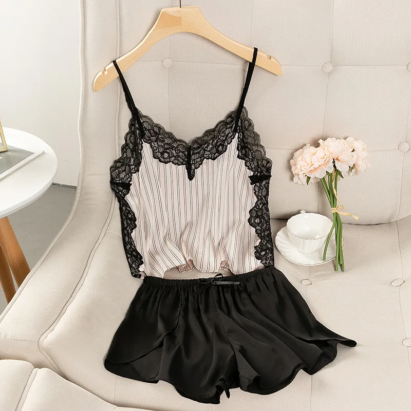 Pyjamas Summer Thin Ice Silk Sling Shorts Sexy with Chest Cushion Stripes Two-piece Set Korean Version of Silk Home Clothing
Pyjamas Summer Thin Ice Silk Sling Shorts Sexy with Chest Cushion Stripes Two-piece Set Korean Version of Silk Home Clothing