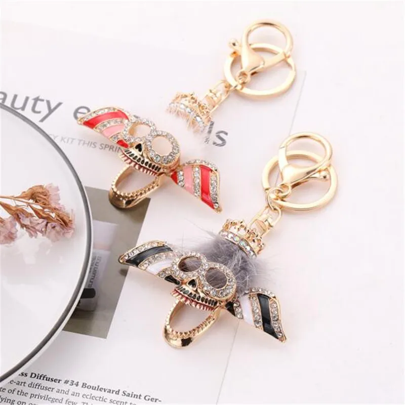 Rhinestone Steampunk Hairball Skull Keyrings For Women Crystal Keychains Cool Bag Pendant For Car Key Chains Man Holder Rings
Rhinestone Steampunk Hairball Skull Keyrings For Women Crystal Keychains Cool Bag Pendant For Car Key Chains Man Holder Rings