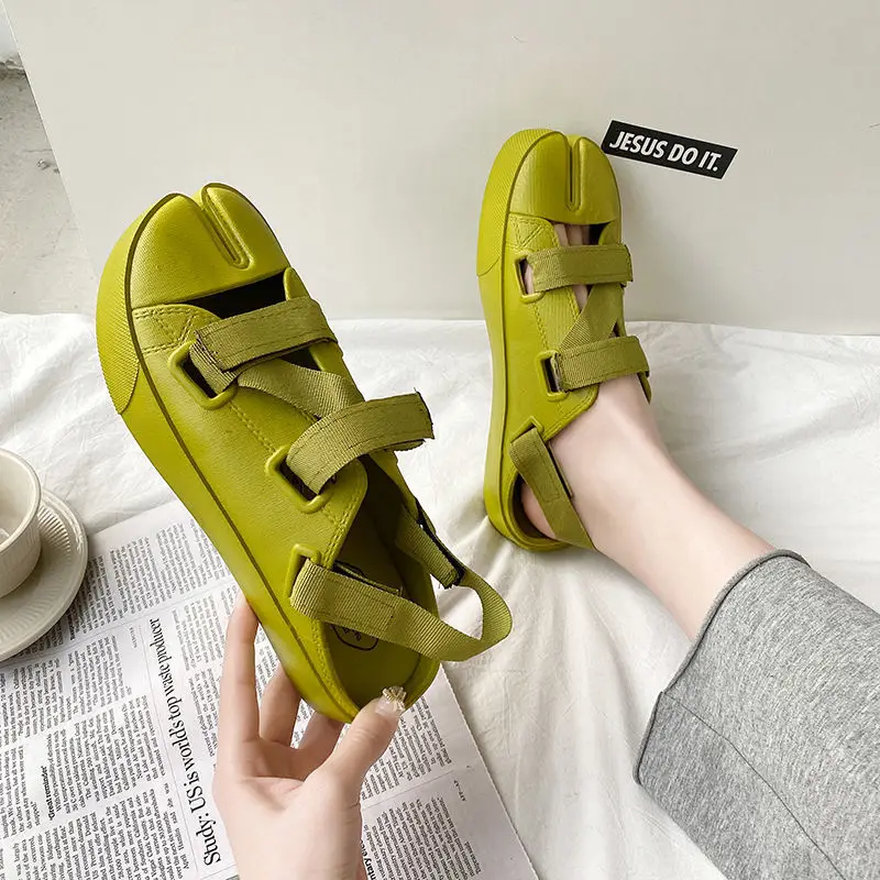 2021 Summer New Korean Sports Sandals Women Thick-soled Versatile Couple Women's Shoes Roman Beach Shoes
2021 Summer New Korean Sports Sandals Women Thick-soled Versatile Couple Women's Shoes Roman Beach Shoes