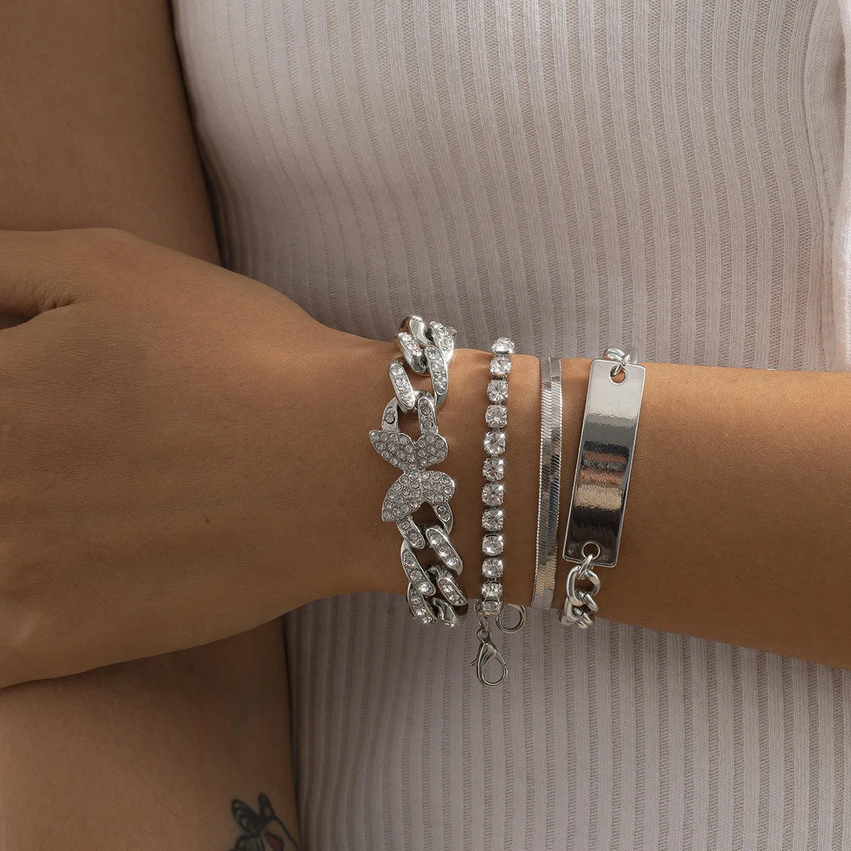 Rhinestone Butterfly Bracelet set Wholesale Charms Cuban Link Bracelet With Butterfly Bling Women Jewelry Hip Hop Chain
Rhinestone Butterfly Bracelet set Wholesale Charms Cuban Link Bracelet With Butterfly Bling Women Jewelry Hip Hop Chain