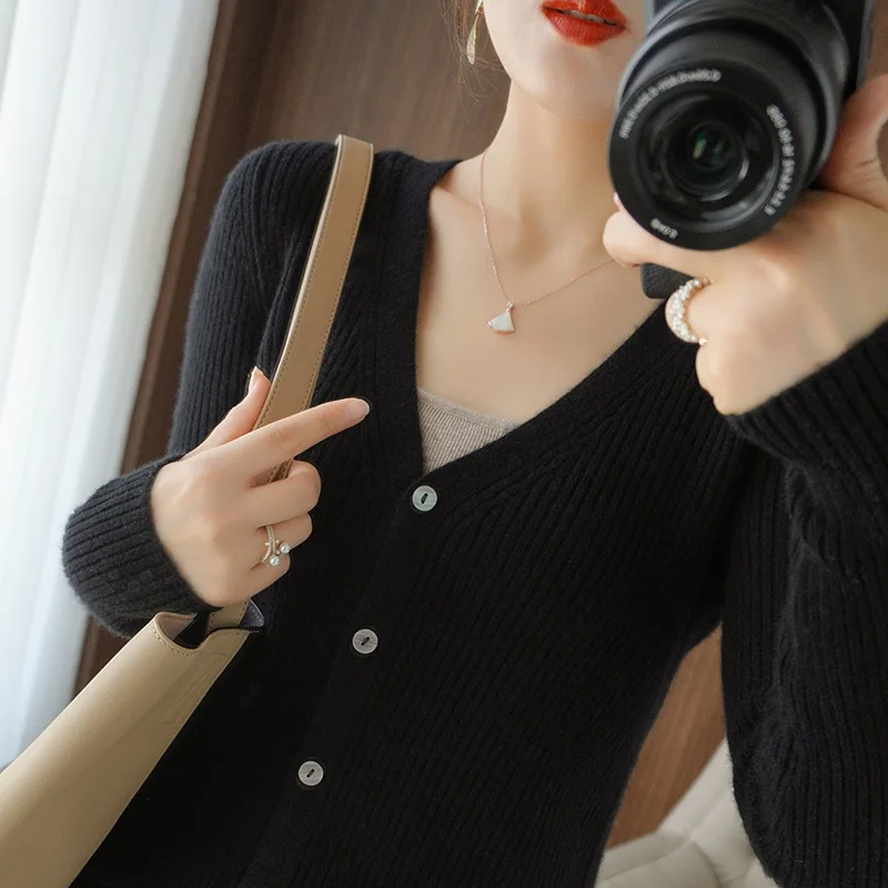 Spring Newly Women Cardigans 2021 Fashion Slim Ladies Knitted Sweater Long Sleeve Buttons Sweater
Spring Newly Women Cardigans 2021 Fashion Slim Ladies Knitted Sweater Long Sleeve Buttons Sweater