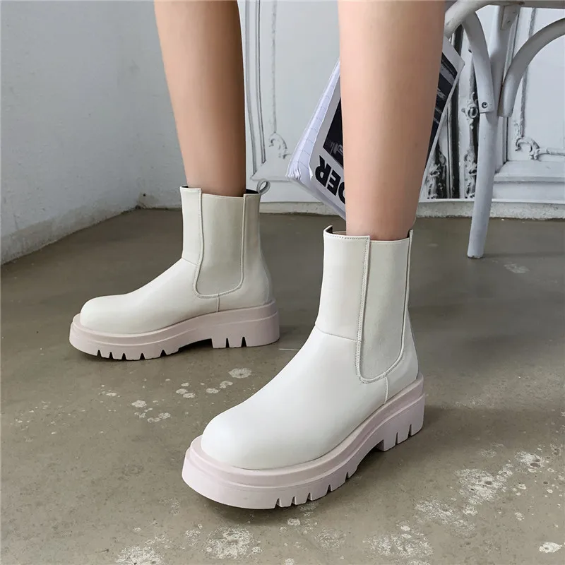 Ботильоны женские на платформе, ботинки из искусственной кожи на толстом высоком каблуке, на молнии, большой размер 43, весна-осень
Ботильоны женские на платформе, ботинки из искусственной кожи на толстом высоком каблуке, на молнии, большой размер 43, весна-осень