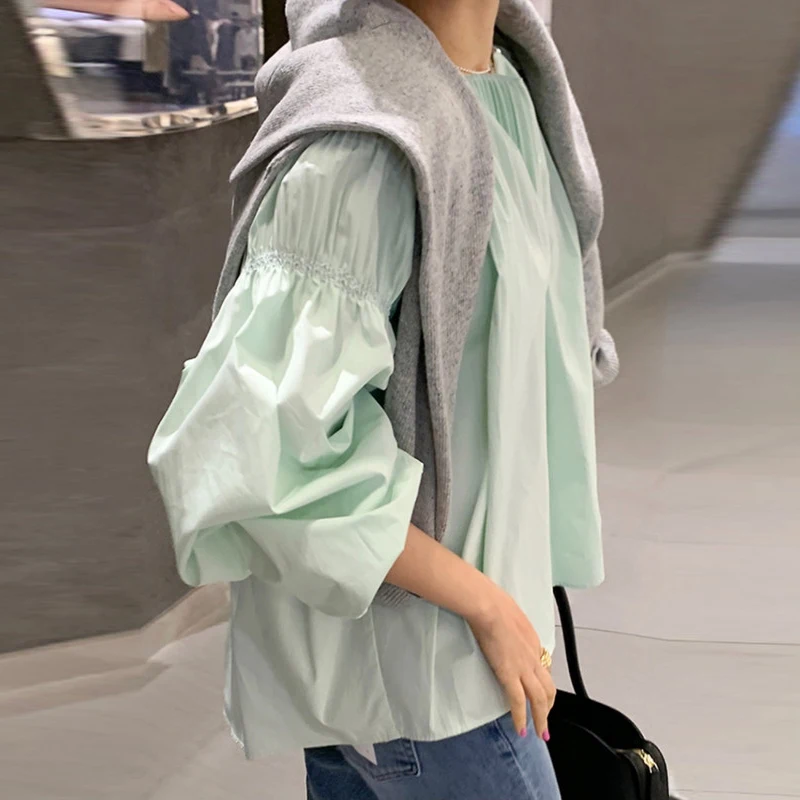 Summer Korean Casual Solid Blouse Women Sexy V-neck Lantern Long Sleeve Ruched Loose Shirt Female Clothing Fashion 2021
Summer Korean Casual Solid Blouse Women Sexy V-neck Lantern Long Sleeve Ruched Loose Shirt Female Clothing Fashion 2021