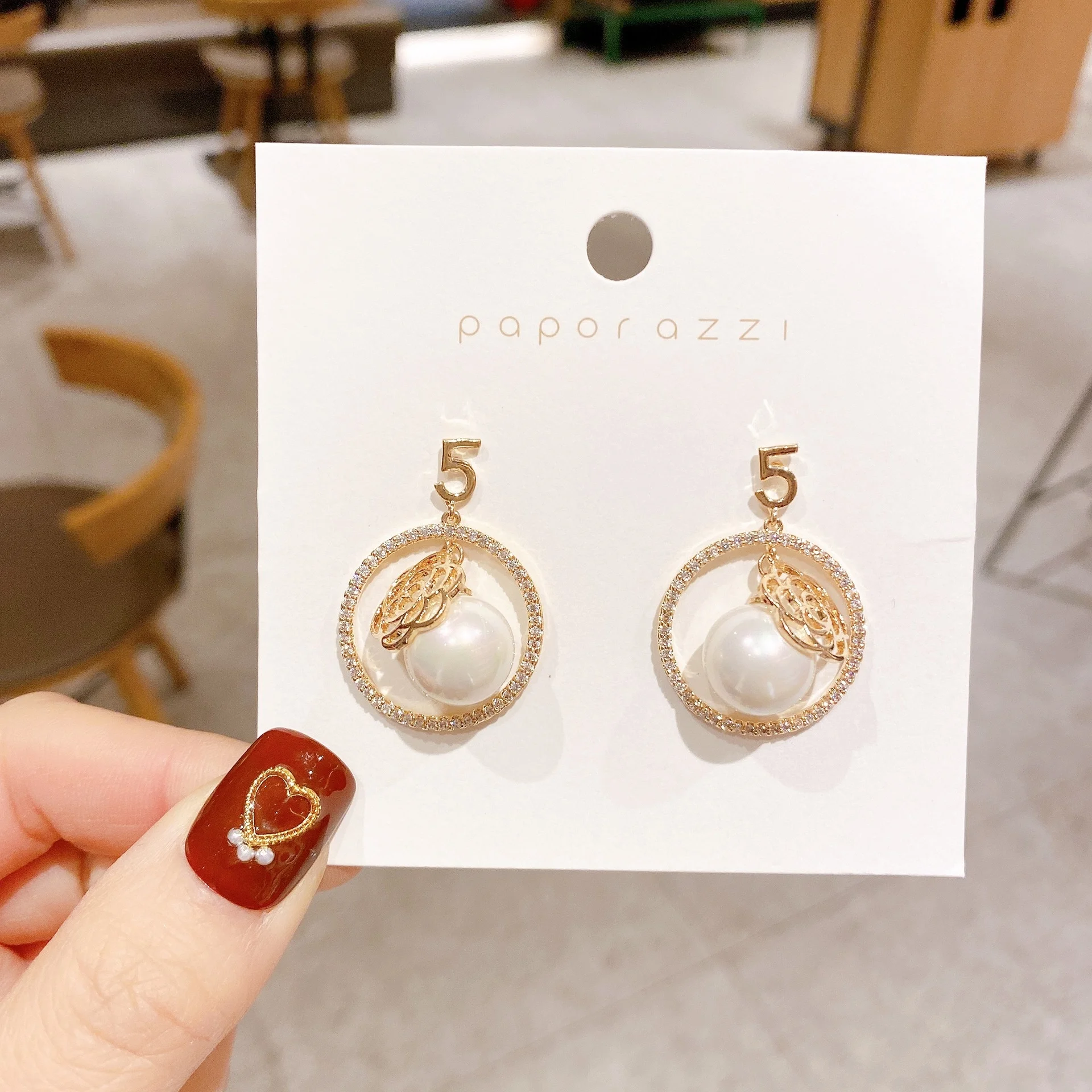 Fashion Creative Designer's Earrings Female Personality Digital Earrings Vintage Exaggerated Circle Flower Earrings
Fashion Creative Designer's Earrings Female Personality Digital Earrings Vintage Exaggerated Circle Flower Earrings