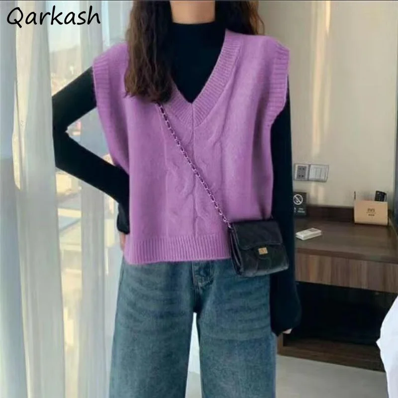 sweater Vest Women 2021 Spring Classic Vintage All-match Sleeveless Chic V-Neck Female Knitting Tops Newest Trendy Candy Colors
sweater Vest Women 2021 Spring Classic Vintage All-match Sleeveless Chic V-Neck Female Knitting Tops Newest Trendy Candy Colors