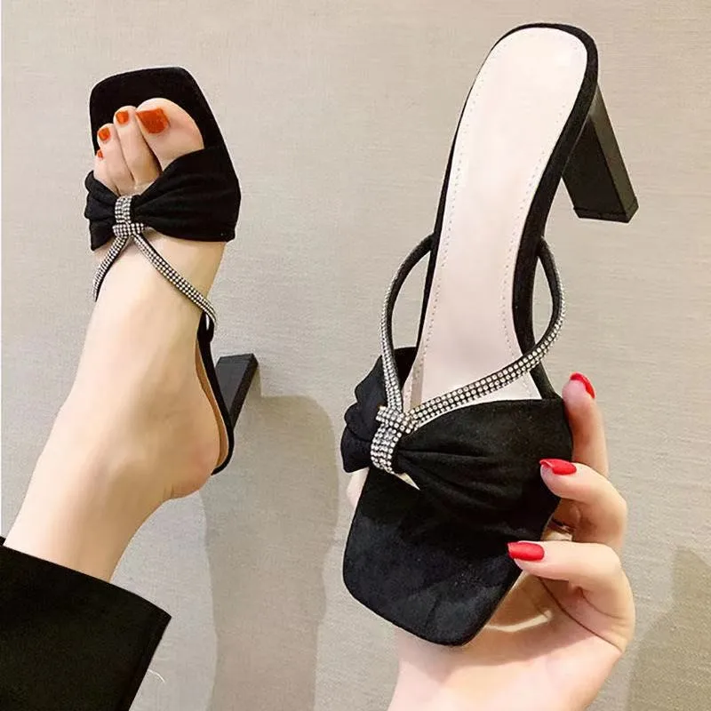 2021 Summer Suede Thick Heel Bow Rhinestone Sexy Women's Slippers Fashion Square Toe Open-toe Rome High Heels Zapatos De Mujer
2021 Summer Suede Thick Heel Bow Rhinestone Sexy Women's Slippers Fashion Square Toe Open-toe Rome High Heels Zapatos De Mujer