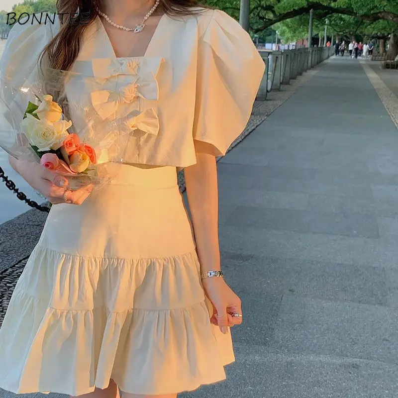 Sets Women Pure Bowknot Tops V-neck Puff Sleeves Outfits Mini Ruffles Design Simple Ulzzang Girls Streetwear Stylish Chic Summer
Sets Women Pure Bowknot Tops V-neck Puff Sleeves Outfits Mini Ruffles Design Simple Ulzzang Girls Streetwear Stylish Chic Summer
