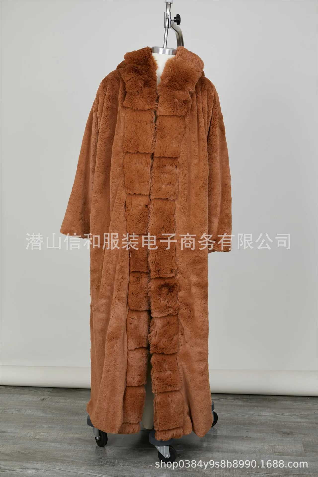 Plus Size Long Faux Fur Coat Women 2020 Winter Loose Autumn Winter Warm Thick Luxury Hooded Long Sleeve Large Maxi Womens Coats
Plus Size Long Faux Fur Coat Women 2020 Winter Loose Autumn Winter Warm Thick Luxury Hooded Long Sleeve Large Maxi Womens Coats