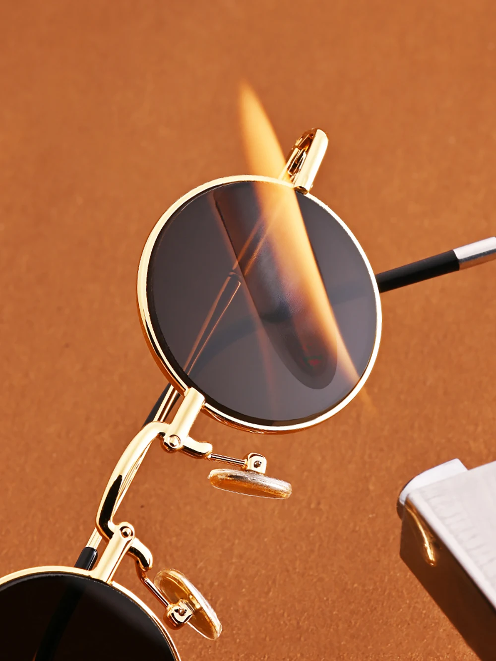 Handmade Natural Crystal Stone Mirror Frameless Small Round Men Male Fashion Sun Protective Glasses Shades Spectacles Eyewear
Handmade Natural Crystal Stone Mirror Frameless Small Round Men Male Fashion Sun Protective Glasses Shades Spectacles Eyewear