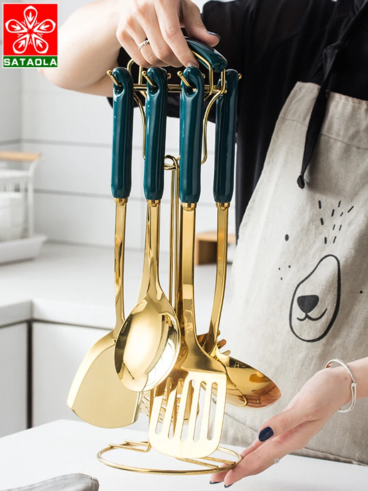 Nordic Light Luxury Style Emerald Ceramic Shovel Spoon Hot Handle Seven-piece Utensili Cucina Simple And Practical Light Luxury
Nordic Light Luxury Style Emerald Ceramic Shovel Spoon Hot Handle Seven-piece Utensili Cucina Simple And Practical Light Luxury