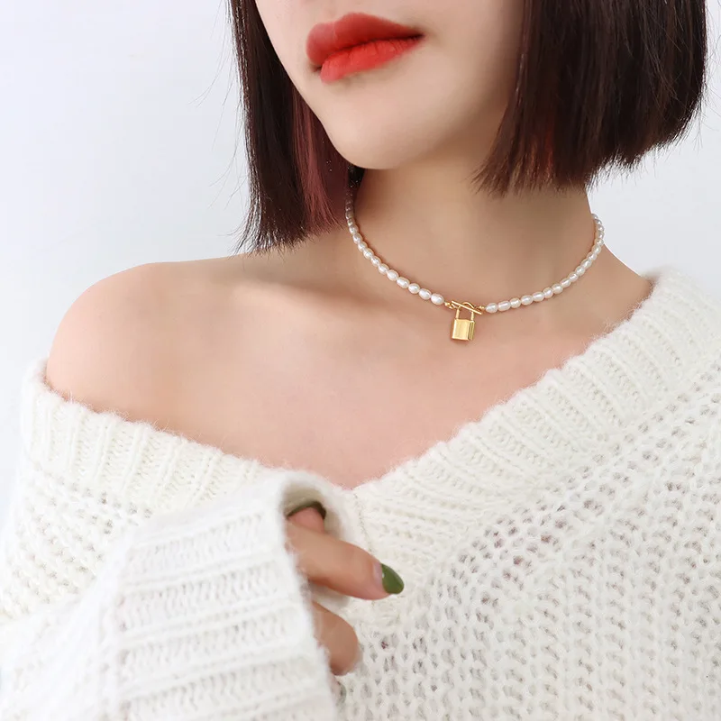 LOVOACC Korean Trendy Gold Color Lock Key Pendant Necklace for Women Irregular Freshwater Pearl Beaded Chokers Necklaces Gifts
LOVOACC Korean Trendy Gold Color Lock Key Pendant Necklace for Women Irregular Freshwater Pearl Beaded Chokers Necklaces Gifts