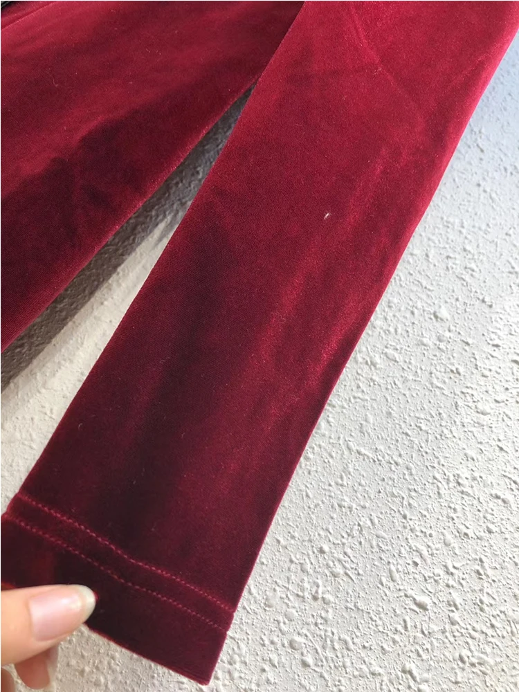 Free shipping sexy square collar stitching bowknot decoration loose straight velvet dress ladies autumn new fashion
Free shipping sexy square collar stitching bowknot decoration loose straight velvet dress ladies autumn new fashion