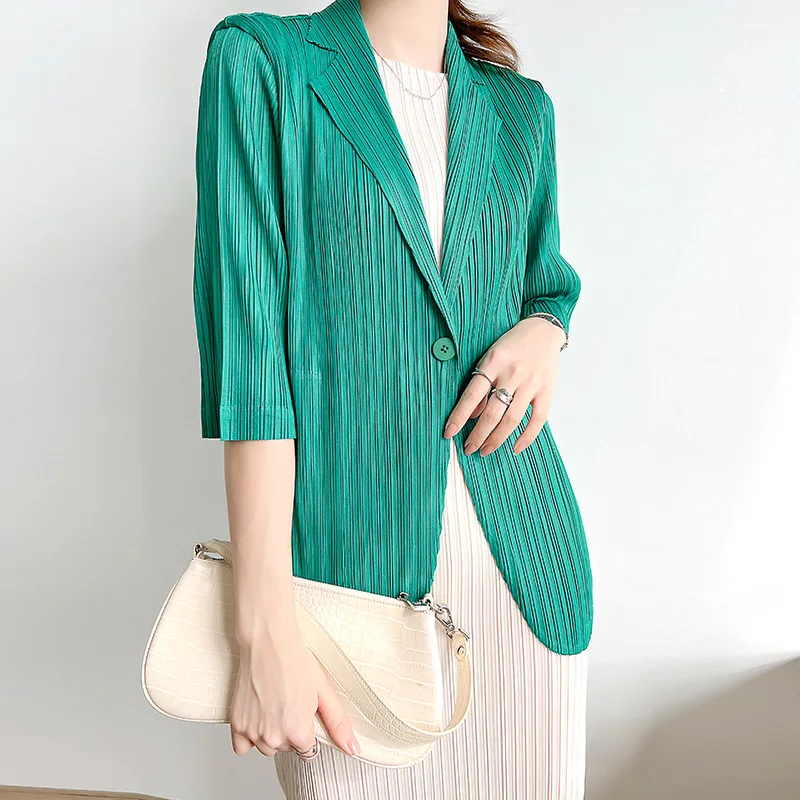 Miyake designer women's blazer pleated new loose sleeves one button fashion casual jacket
Miyake designer women's blazer pleated new loose sleeves one button fashion casual jacket