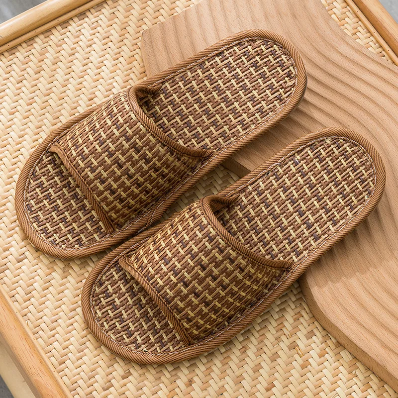 2021 new rattan sandals and slippers home summer male straw woven indoor floor home non-slip couple women's slippers
2021 new rattan sandals and slippers home summer male straw woven indoor floor home non-slip couple women's slippers
