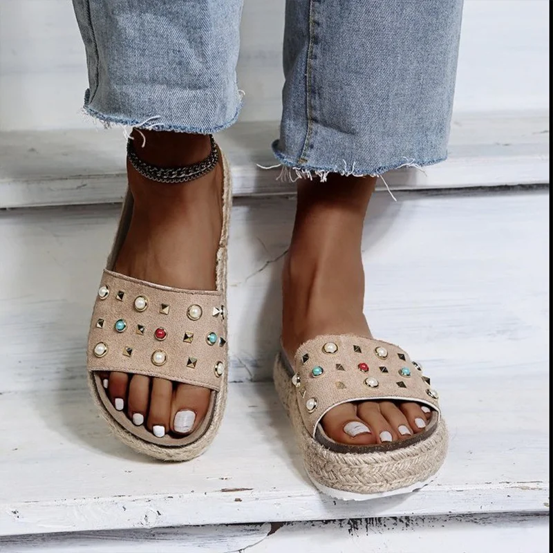 2021 New Summer Ladies Slippers Flat Bottom Casual Comfort Sandals Open Toe Women Shoes Outdoor Beach Sandals Plus Size
2021 New Summer Ladies Slippers Flat Bottom Casual Comfort Sandals Open Toe Women Shoes Outdoor Beach Sandals Plus Size