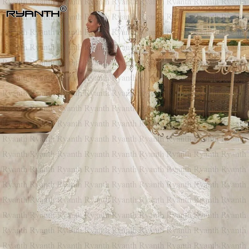 Vestido de noiva Sexy V Neck Lace Ball Gown Wedding Dress 2020 Hot Beaced Belt Illusion Back Wedding Gowns Vestidos de noiva 
Vestido de noiva Sexy V Neck Lace Ball Gown Wedding Dress 2020 Hot Beaced Belt Illusion Back Wedding Gowns Vestidos de noiva