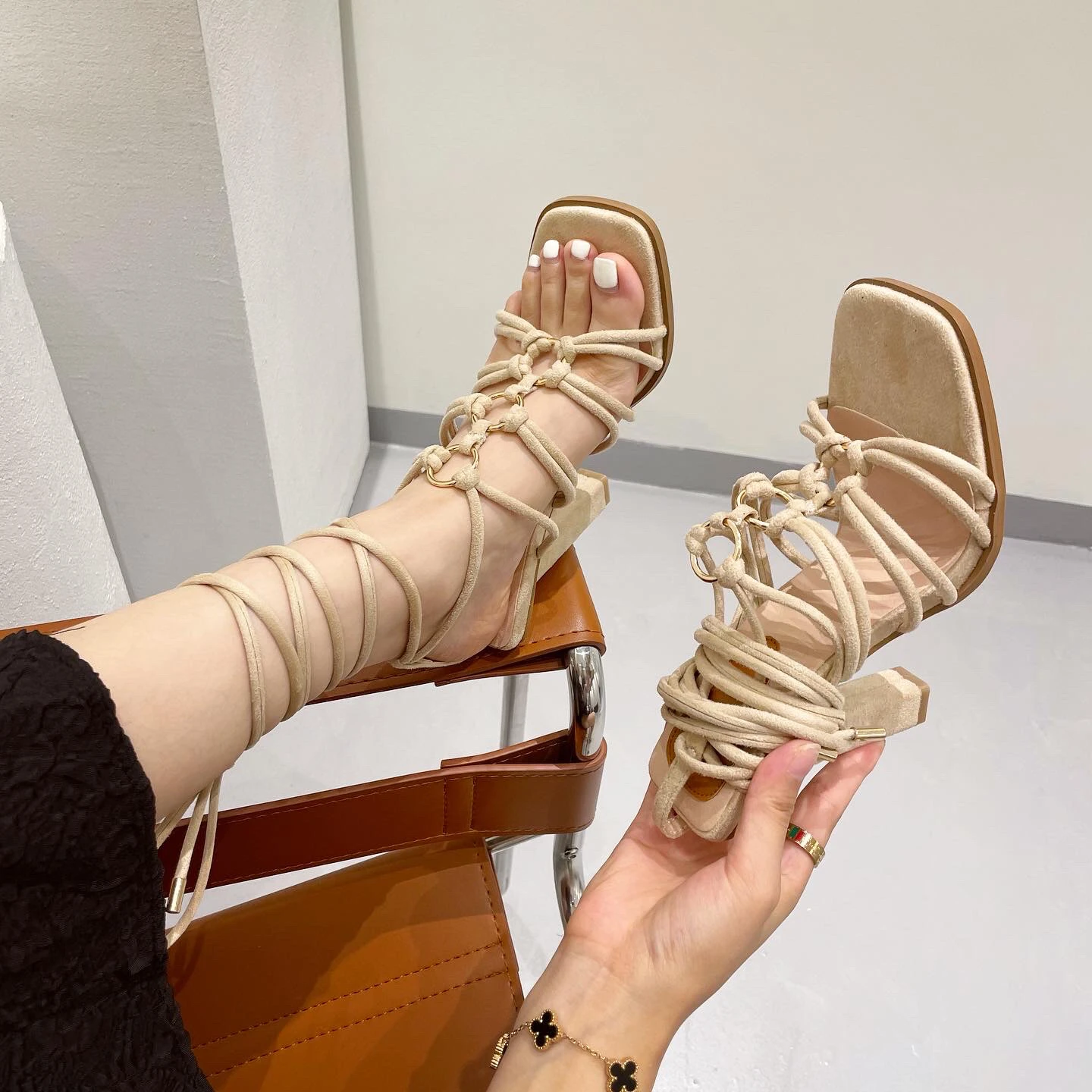 Gladiator Metal Solid Color Peep Toe Women Sandals Ankle Strap High Heels Summer Plus Size 35-42 Summer Wedding Lace Up Shoes
Gladiator Metal Solid Color Peep Toe Women Sandals Ankle Strap High Heels Summer Plus Size 35-42 Summer Wedding Lace Up Shoes