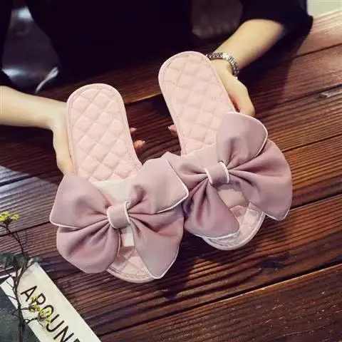 2021 Fur Women Winter Shoes Large Size Home Slippers Women Indoor Slippers Plush Fluffy Warm Cotton Terlik Shoes Women Summer
2021 Fur Women Winter Shoes Large Size Home Slippers Women Indoor Slippers Plush Fluffy Warm Cotton Terlik Shoes Women Summer