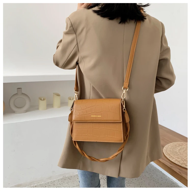Queenie Fashion Bag Crocodile Pattern Stone Grain PU Leather Shoulder Crossbody Bag All-match Flap For 2020 Luxury Designer
Queenie Fashion Bag Crocodile Pattern Stone Grain PU Leather Shoulder Crossbody Bag All-match Flap For 2020 Luxury Designer