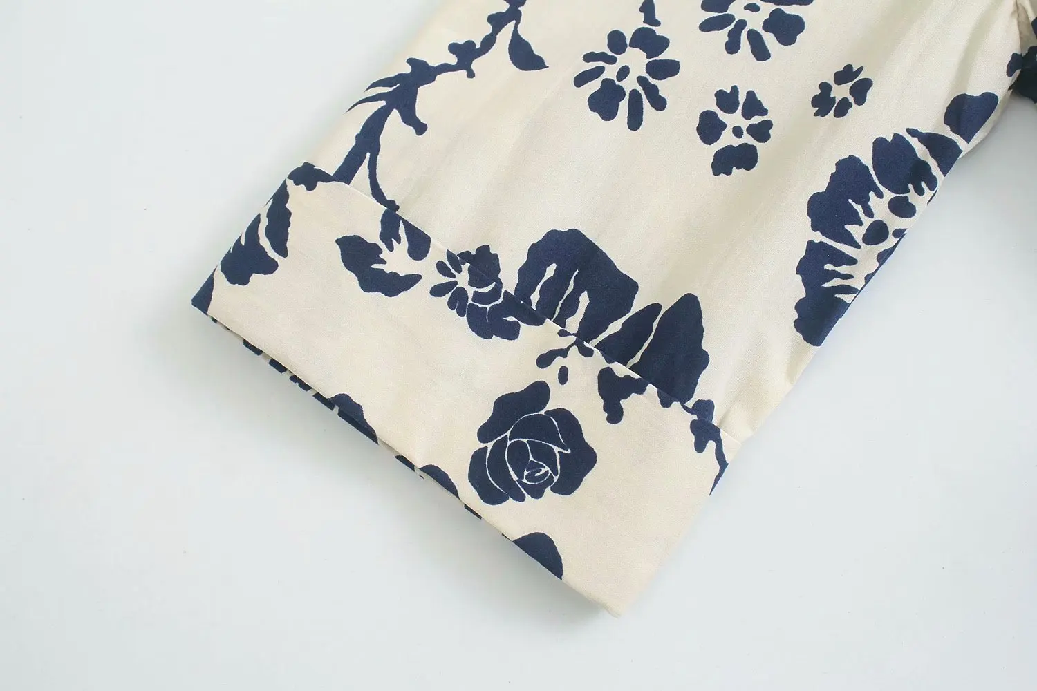 Dresses for Women 2021 New Floral Print Summer Dress Korean Fashion Elegant Commute Button Lapels Sashes Mini Party Dress 
Dresses for Women 2021 New Floral Print Summer Dress Korean Fashion Elegant Commute Button Lapels Sashes Mini Party Dress