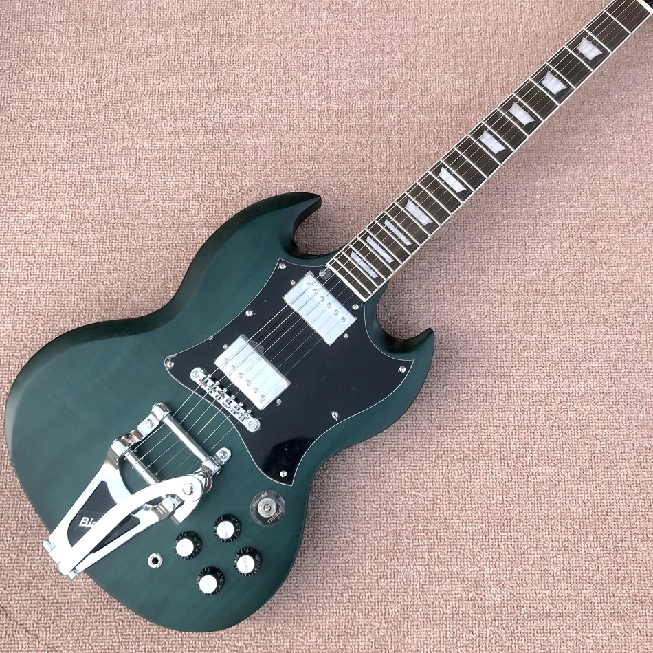 Rosewood fingerboard electric guitar, Matte green, Bigsby tremolo system, Solid mahogany body electric guitar, Free shipping
Rosewood fingerboard electric guitar, Matte green, Bigsby tremolo system, Solid mahogany body electric guitar, Free shipping