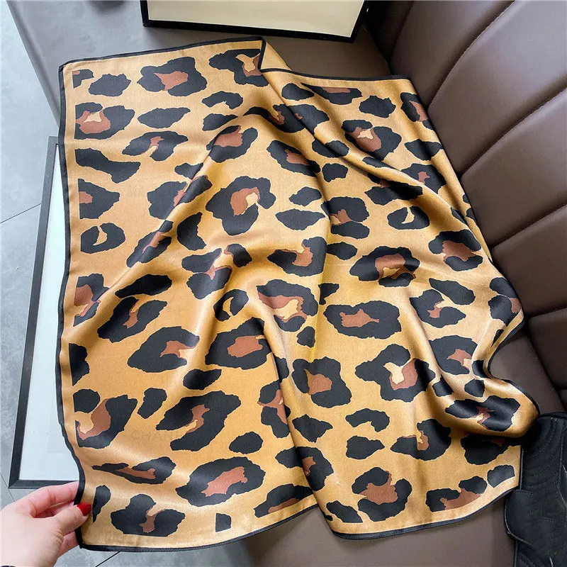 100% Real Silk Scarf Women Fashion Neckerchief Female Neck Square Scarves Shawl Foulard Headband Bandana Hijab Printed Hair Bag
100% Real Silk Scarf Women Fashion Neckerchief Female Neck Square Scarves Shawl Foulard Headband Bandana Hijab Printed Hair Bag