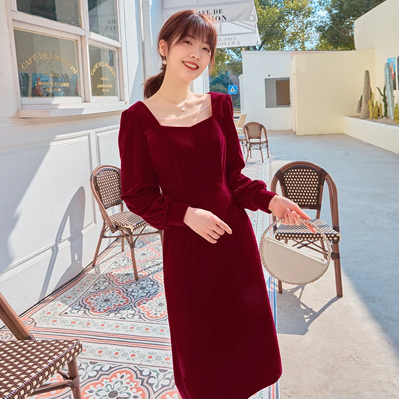 YIGELILA Vintage Women Polka Dot Dress Elegant V-neck Short Sleeve Dress Empire Slim Dress Mid-length 66346
YIGELILA Vintage Women Polka Dot Dress Elegant V-neck Short Sleeve Dress Empire Slim Dress Mid-length 66346