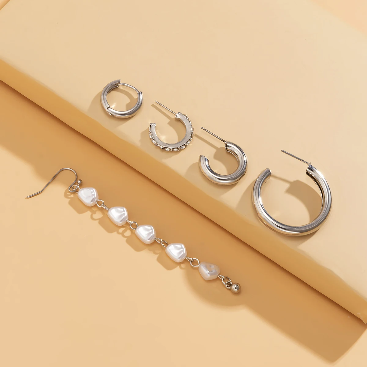 PuRui C Shape Long Pearl Drop Earrings for Women Trendy Gold/Silver Color Korean Earrings Set Fashion Ear Jewelry 2021 Girl Gift
PuRui C Shape Long Pearl Drop Earrings for Women Trendy Gold/Silver Color Korean Earrings Set Fashion Ear Jewelry 2021 Girl Gift