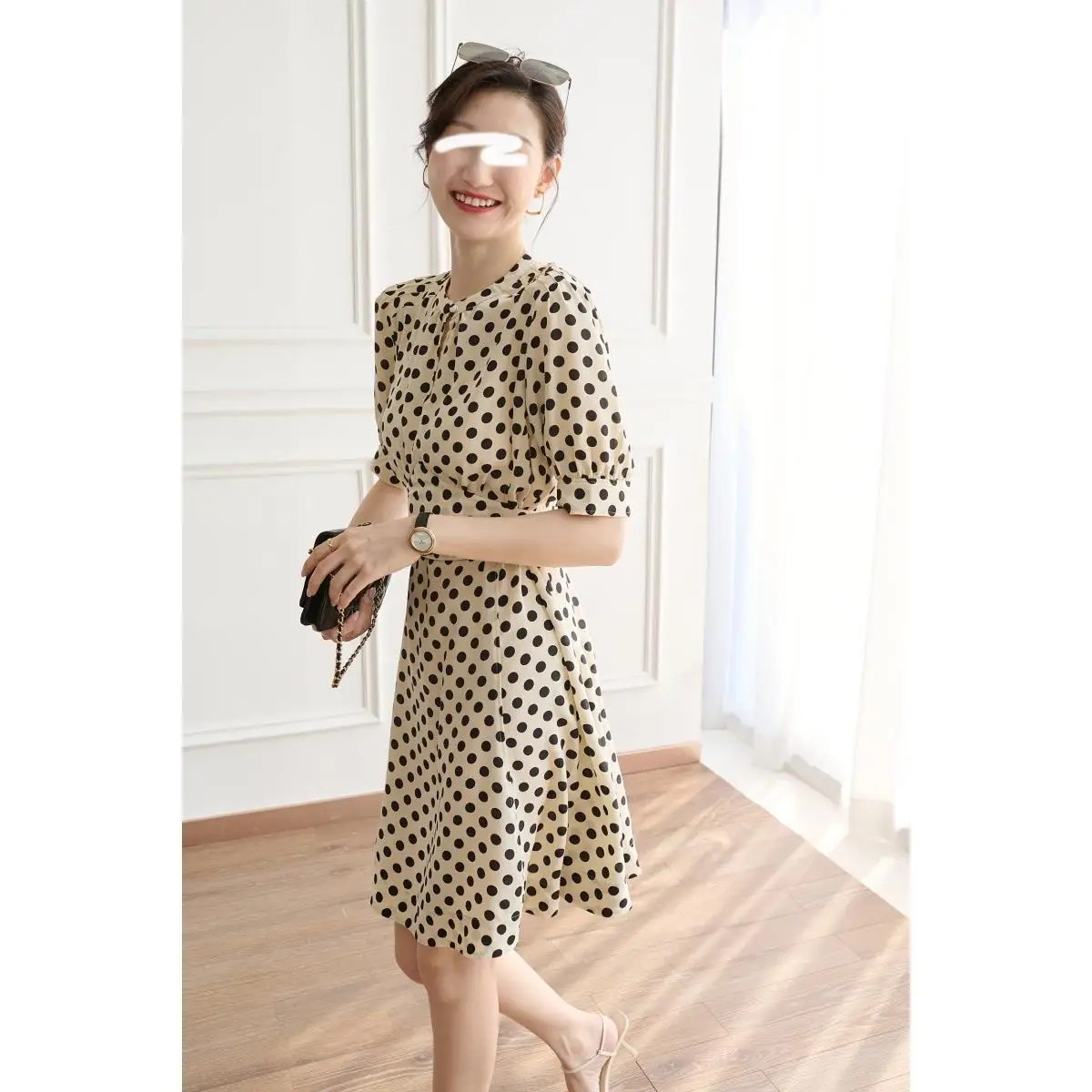 French movie sense devil cut retro pretty wave point waist show thin lace up dress
French movie sense devil cut retro pretty wave point waist show thin lace up dress