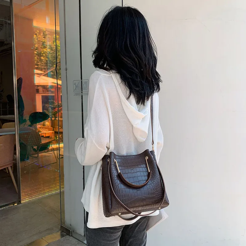 Stone Pattern PU Leather Bucket Bags For Women 2021 Small Shoulder Simple Bag Lady Fashion Handbags Luxury Tote
Stone Pattern PU Leather Bucket Bags For Women 2021 Small Shoulder Simple Bag Lady Fashion Handbags Luxury Tote