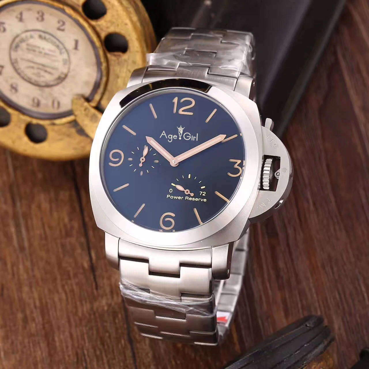 Classic New Men Automatic Mechanical Sapphire Glass Back Stainless Steel Black 1950 3 Days GMT Power Reserve Watch Luminous
Classic New Men Automatic Mechanical Sapphire Glass Back Stainless Steel Black 1950 3 Days GMT Power Reserve Watch Luminous