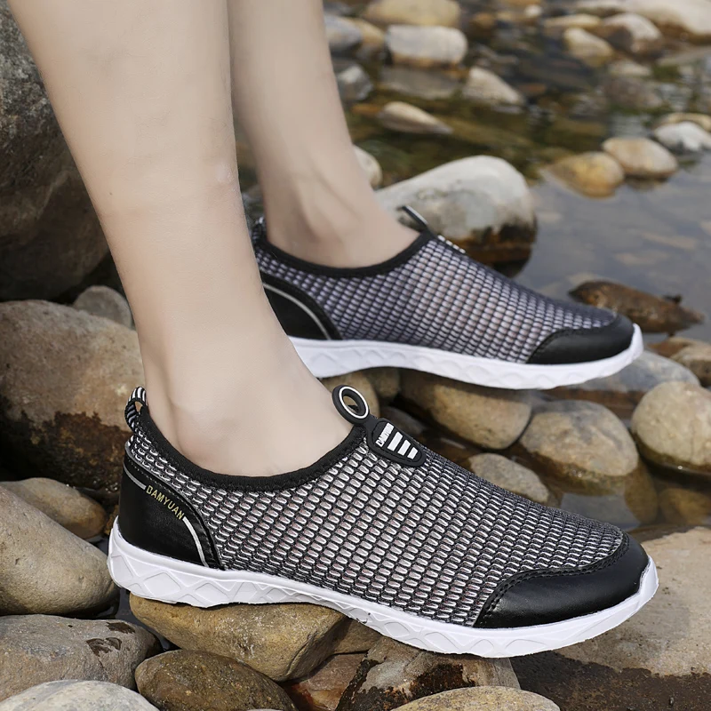 Damyuan 2020 New Running Shoes Comfortable Breathable Summer Men's Sneakers Non-slip Men Slippers Fashion Casual Couple Shoes
Damyuan 2020 New Running Shoes Comfortable Breathable Summer Men's Sneakers Non-slip Men Slippers Fashion Casual Couple Shoes
