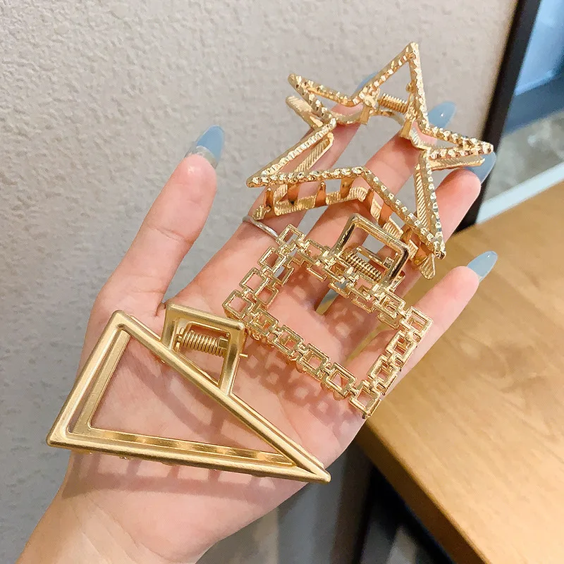 2021 New Women Elegant Gold Silver Hollow Geometric Metal Hair Claw Vintage Hair Clips Headband Hairpin Fashion Hair Accessories
2021 New Women Elegant Gold Silver Hollow Geometric Metal Hair Claw Vintage Hair Clips Headband Hairpin Fashion Hair Accessories