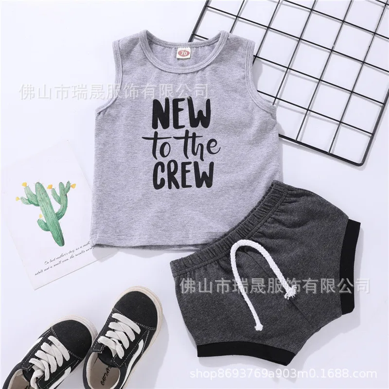 0-2T 2Pcs Fashion Little Boys Outfit, Toddlers Simple Style Sleeveless Round Collar Letter Top + Solid Color Shorts Set Summer
0-2T 2Pcs Fashion Little Boys Outfit, Toddlers Simple Style Sleeveless Round Collar Letter Top + Solid Color Shorts Set Summer