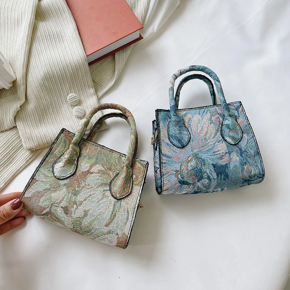 Retro Women Graffiti Flower Printing Canvas Shoulder Crossbody Messenger Bag Casual Ladies Chain Top-handle Mini Purse Handbags
Retro Women Graffiti Flower Printing Canvas Shoulder Crossbody Messenger Bag Casual Ladies Chain Top-handle Mini Purse Handbags
