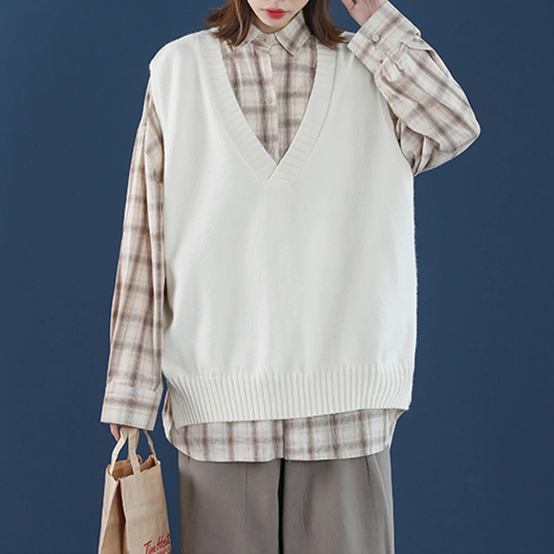 LEGIBLE Autumn Winter Sleeveless Sweater Vest Women V Neck Knitted Loose Oversize Vest Women Jumpers Pull Femme Sweaters
LEGIBLE Autumn Winter Sleeveless Sweater Vest Women V Neck Knitted Loose Oversize Vest Women Jumpers Pull Femme Sweaters