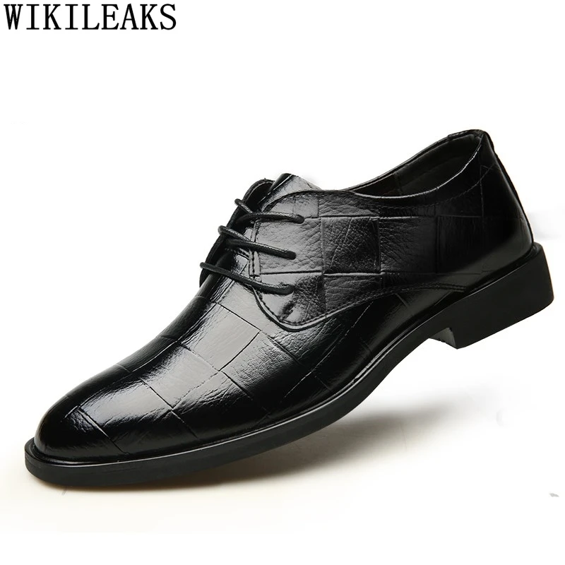 Office 2022 Business Suit Oxford Shoes for Men Coiffeur Leather Shoes Men Formal Italian Dress Shoes Mens Fashion Zapatos Hombre 
Office 2022 Business Suit Oxford Shoes for Men Coiffeur Leather Shoes Men Formal Italian Dress Shoes Mens Fashion Zapatos Hombre