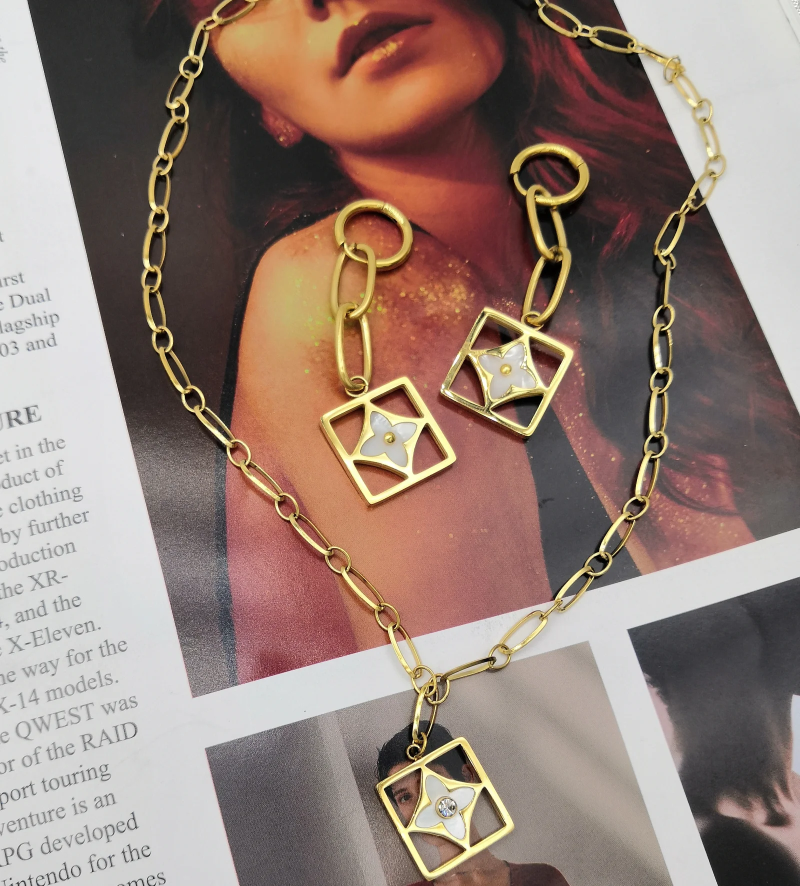Stainless Steel Vintage Cross Square Four Leaf Clover Chain Necklace For Women Shell Retro Long Choker Fashion Accessories
Stainless Steel Vintage Cross Square Four Leaf Clover Chain Necklace For Women Shell Retro Long Choker Fashion Accessories