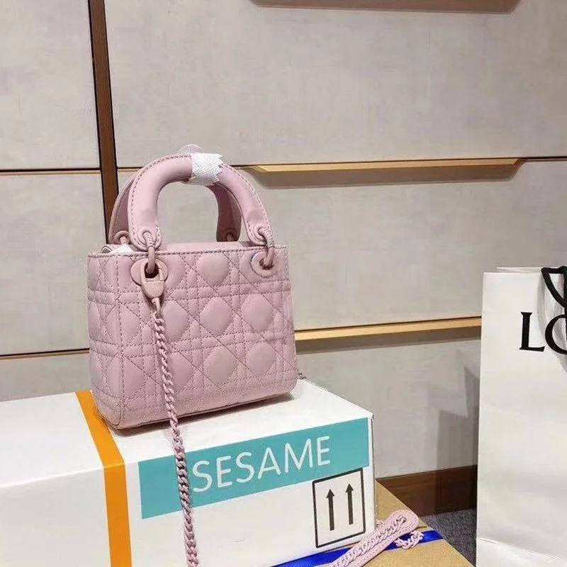 High Quality Messenger Bag Classic Lady Matte Handbag Fashion Lady Shoulder Bag-D4010
High Quality Messenger Bag Classic Lady Matte Handbag Fashion Lady Shoulder Bag-D4010