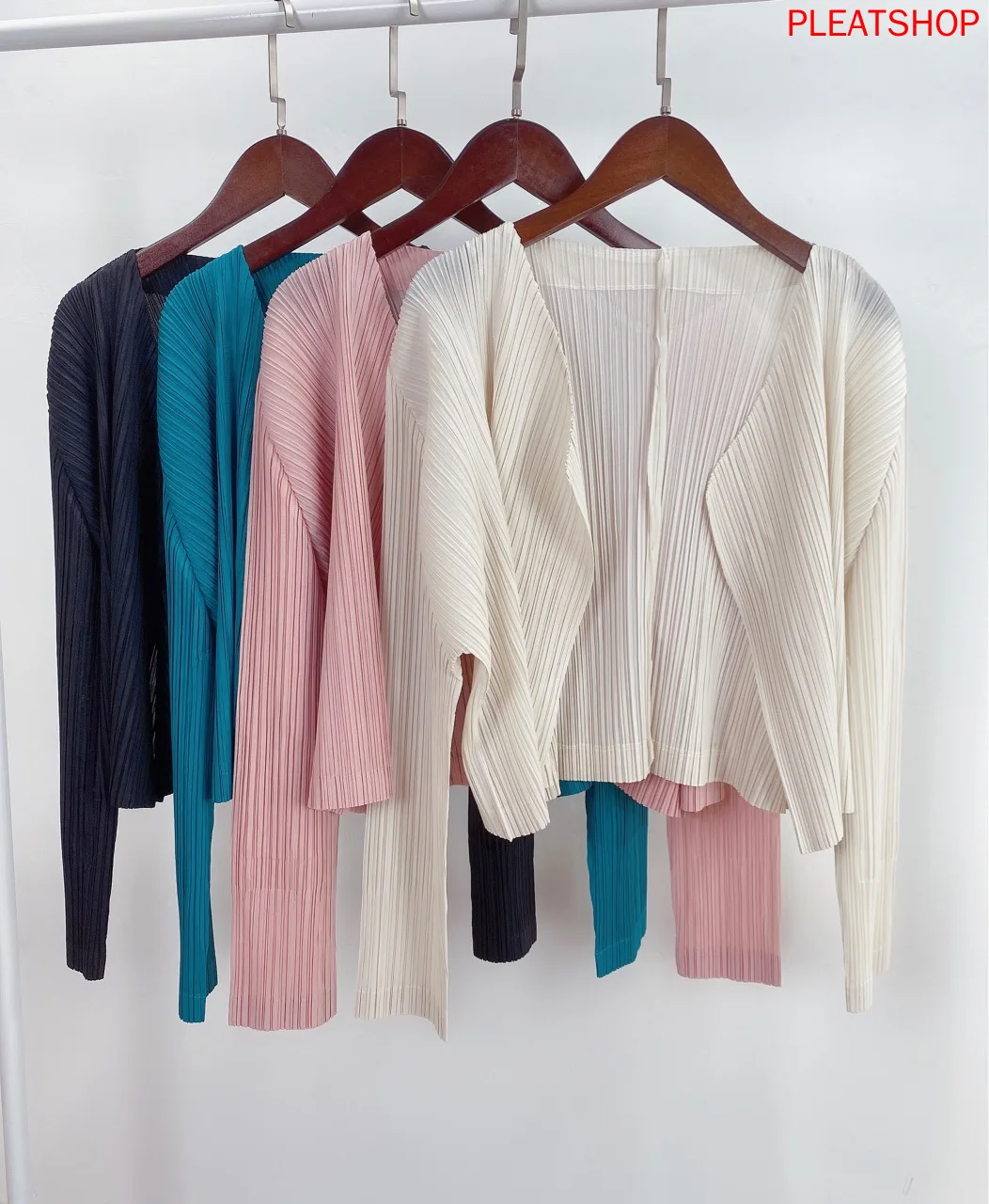 Early Autumn New Miyake Pleated All-match Cardigan Jacket Pleats Fashion Jackets
Early Autumn New Miyake Pleated All-match Cardigan Jacket Pleats Fashion Jackets
