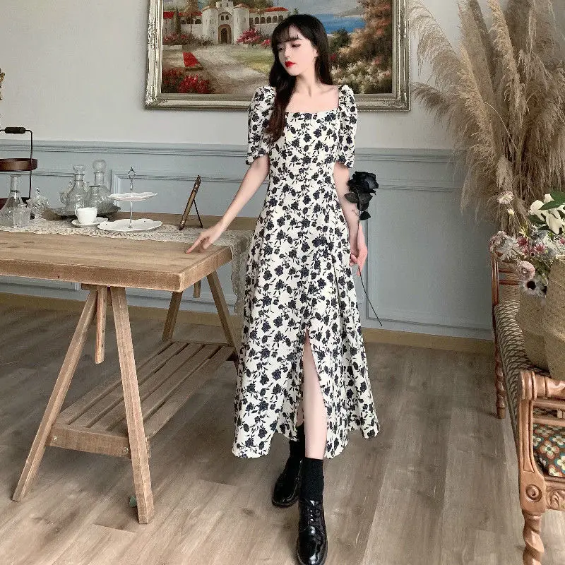2021 New Summer Dress with Slim Waist, V-neck Sexy Bubble Sleeve Temperament, Versatile High-end Dress
2021 New Summer Dress with Slim Waist, V-neck Sexy Bubble Sleeve Temperament, Versatile High-end Dress