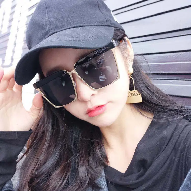 AUTO ACCESSORIES Glasses Case Auto Fastener Cip Car Sun Visor Sunglasses Holder Car Vehicle Auto Accessories
AUTO ACCESSORIES Glasses Case Auto Fastener Cip Car Sun Visor Sunglasses Holder Car Vehicle Auto Accessories