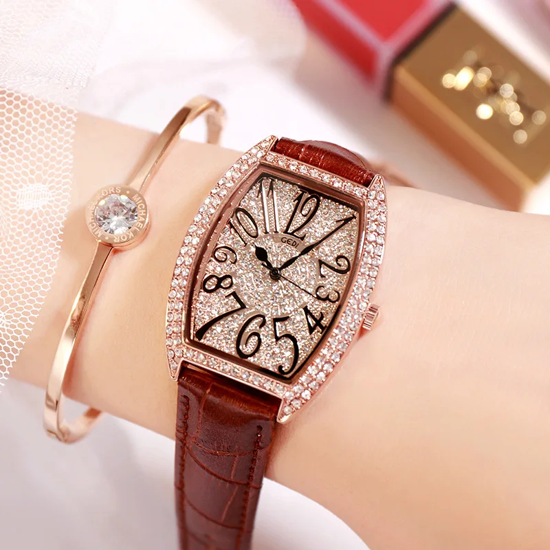 Diamond Classic Watch Women Retro Leather Watchband Fashion Personality Watch Students Korean Style Casual Waterproof Quartz
Diamond Classic Watch Women Retro Leather Watchband Fashion Personality Watch Students Korean Style Casual Waterproof Quartz